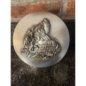 Metzke Vintage Christmas Cookie Tin. Pewter Embelishment Feautring Santa 6"